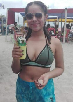 Saque a pasear a mi prima y me la cogi 20
