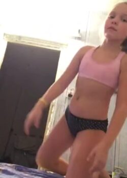 Adolescente blanquita muy caliente + Vídeo Exclusivo 7