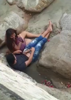 Con la primita en el rio 5