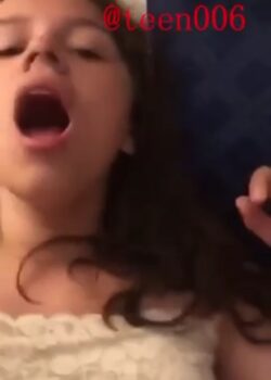 Colegiala En Su Primera Vez 5