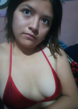 Colegiala de cabello corto+ Video 3