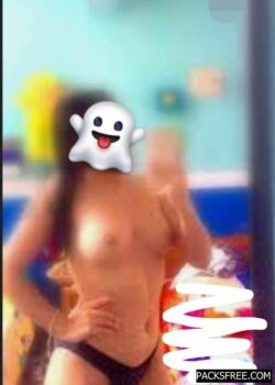Morrita masturbándose 4