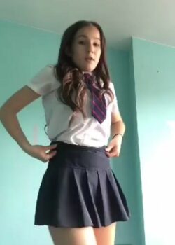 Estudiante bailando muy sexy 7