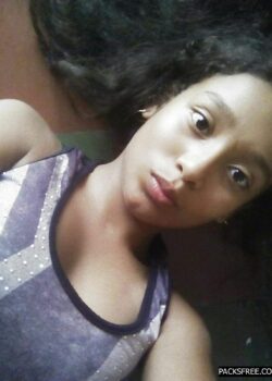 Yennifer Colegiala Mostrando Las Tetas + Facebook 5