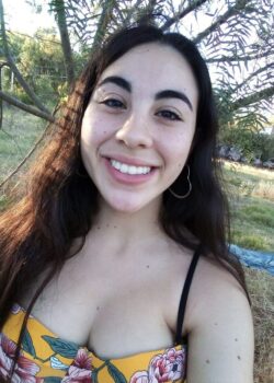 Metiendole por el culo a mi mejor amiga 21