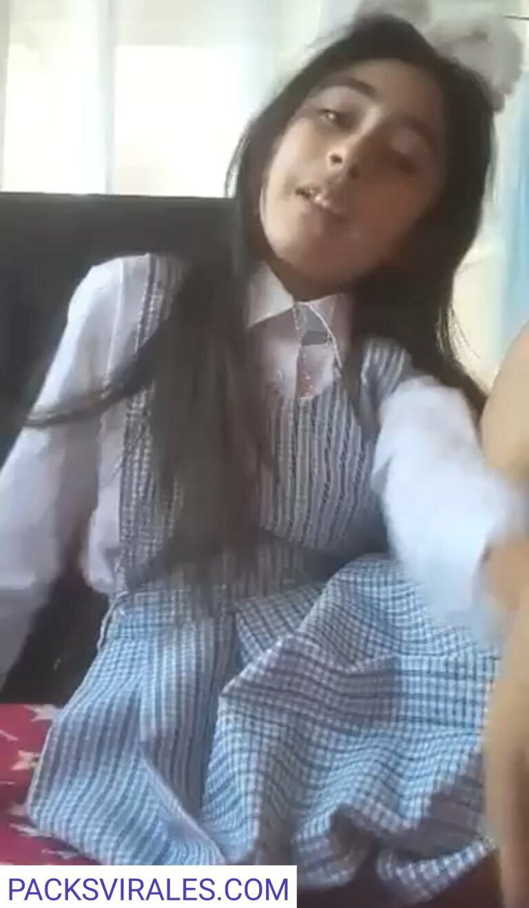 Rica colegiala le hace un vídeo legendario a su profesor 1