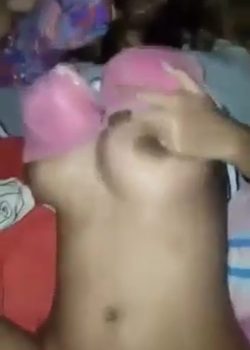 Colegiala tetona se hace la tímida 4