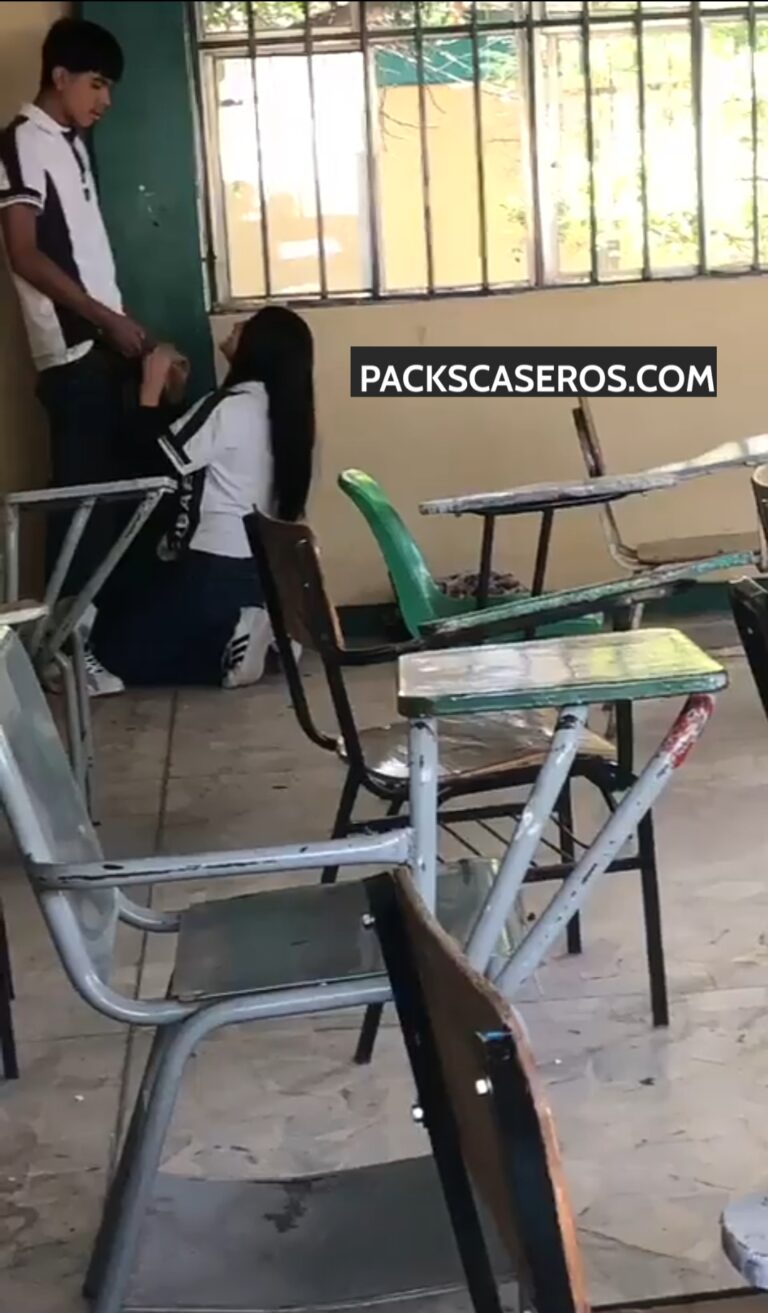 Colegiala muy putita en la escuela+ Vídeo Viral 1