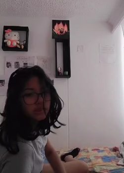 Colegialas nerd saca su lado caliente 7