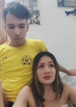 La prima pierde la apuesta y le toca entregar el culito 3