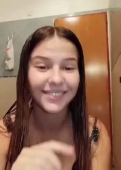 Morrita bella y nalgona + vídeo desnuda 2