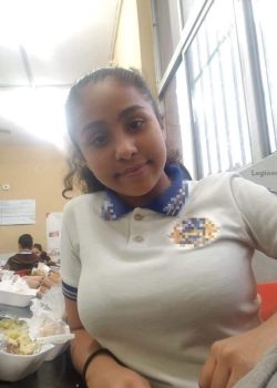 Colegiala De Ricas Tetas + Nudes y videos 4