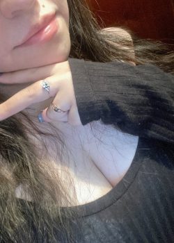 Colegiala blanquita con tremendas tetas filtrada 3