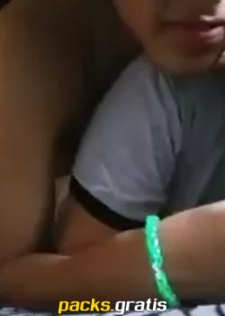 Sale de clases y se la cogen de una 6