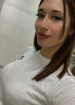 Pendeja tetona de la facu chupandome la pija 7