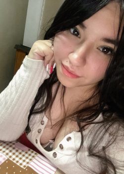 Colegiala mexicana con tremendas tetas filtrada 3