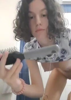 Morra Blanquita Tetona + vídeo dándose duro Con El Peine 2
