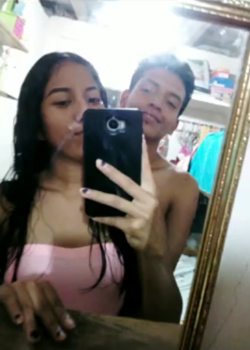 Parejita amateur se filtran sus videos cogiendo 7