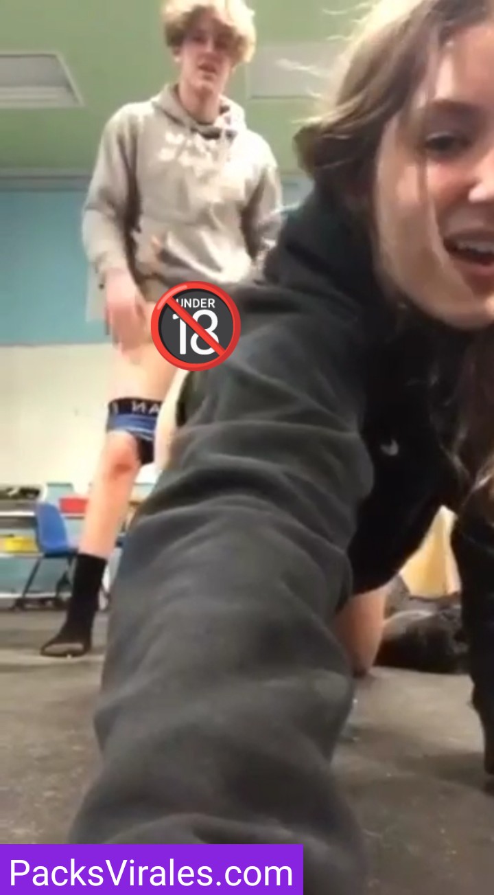 Se la cogen en el aula y la hacen viral 1