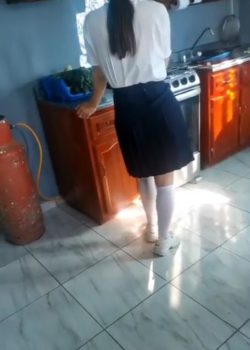 Colegiala Amateur Sola Con Su Padrastro 2