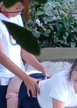 Colegiala culona se la follan en un cementerio 5