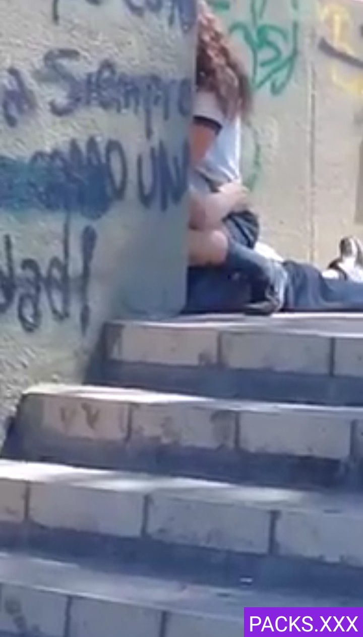 Estudiantes virales culean En la calle 1