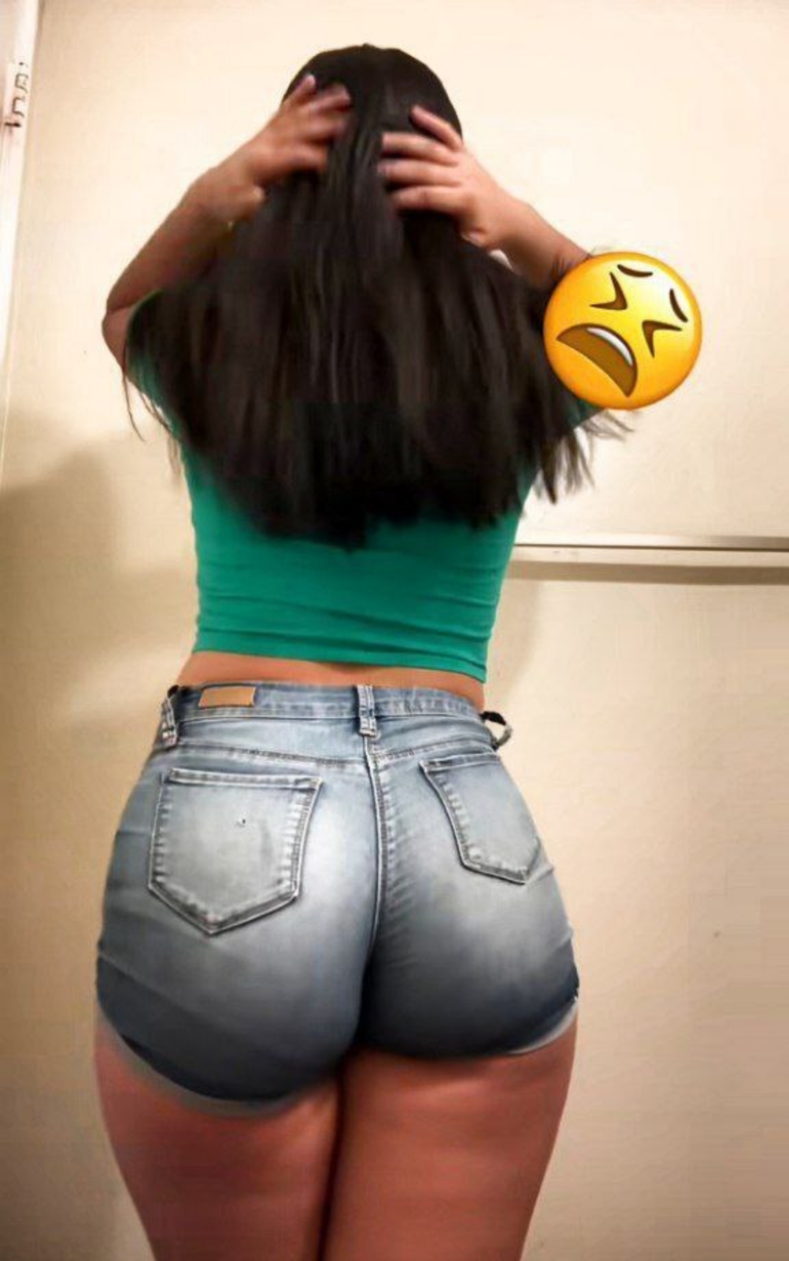 Pendejita colegiala culona se filtran sus nudes 1