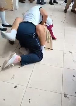 Rica colegialas se pelean por traición+ Vídeos desnudas 5